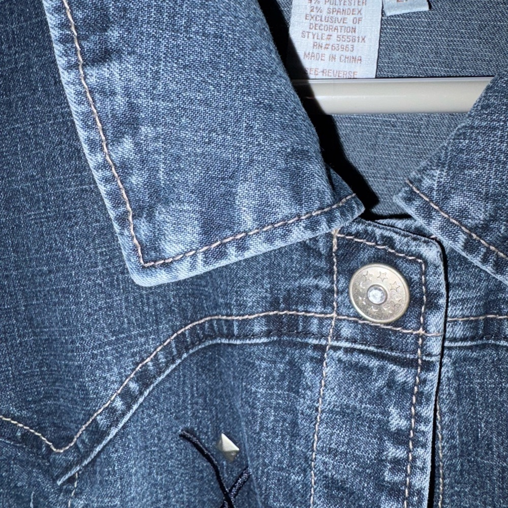 Ami Dark Blue Embroidered Denim Jacket - Picture 4 of 7